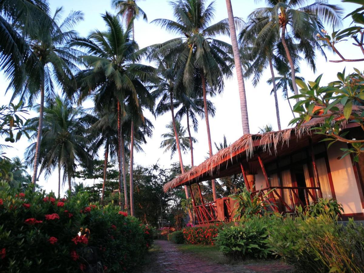 Lipa Lodge Beach Resort Lipanoj Kültér fotó