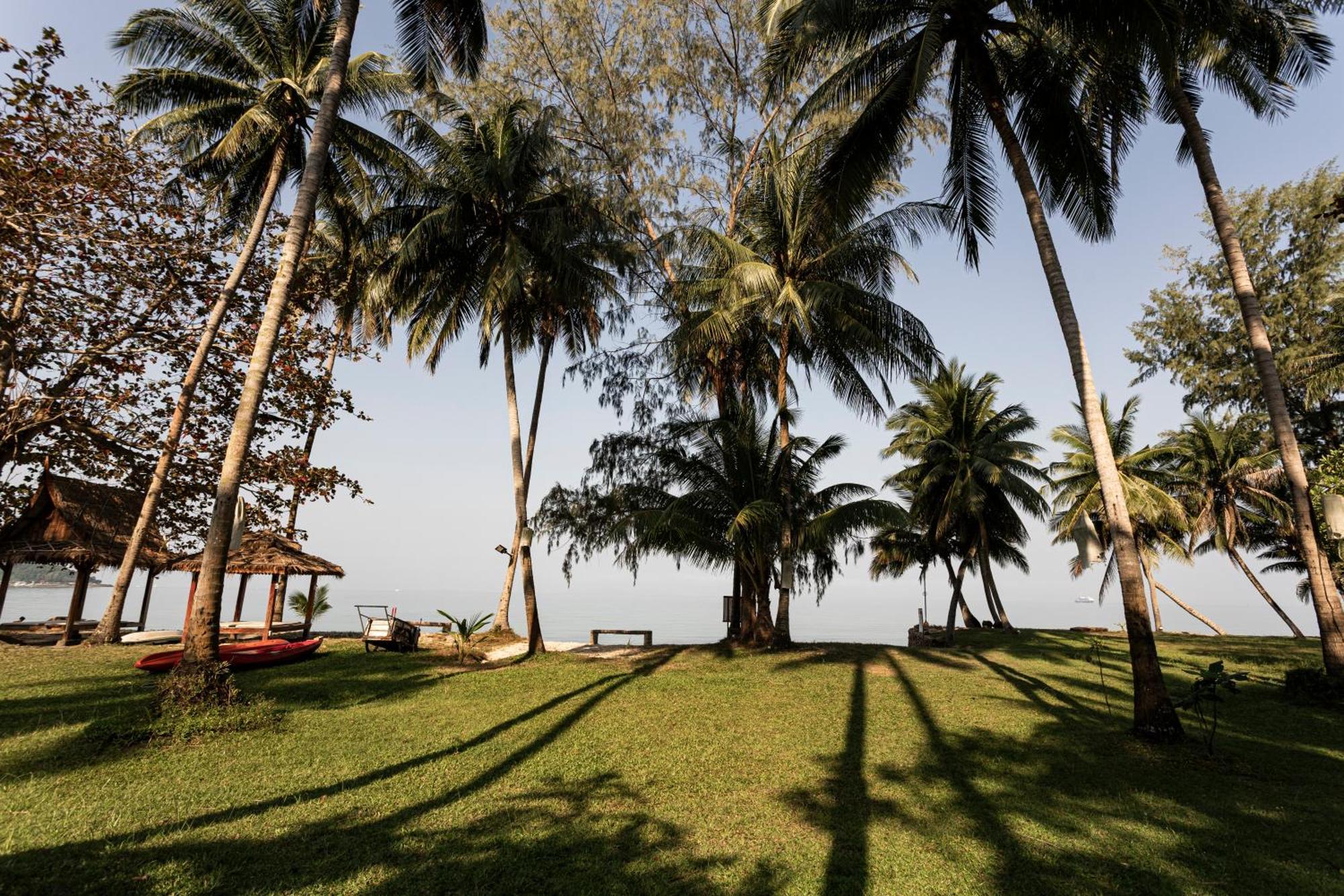 Lipa Lodge Beach Resort Lipanoj Kültér fotó